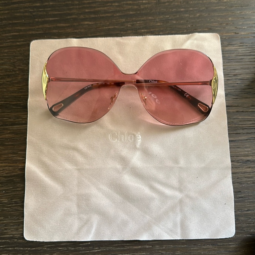 Chloé sunglasses. Gold frame rose lenses. SPECTACULAr! Brand new.